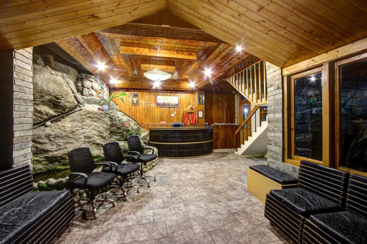 Capital O Shishamaati Hotel Kulu Екстериор снимка